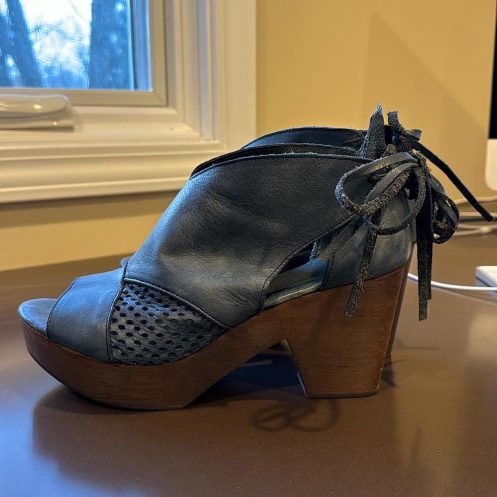 Free People platform shoe